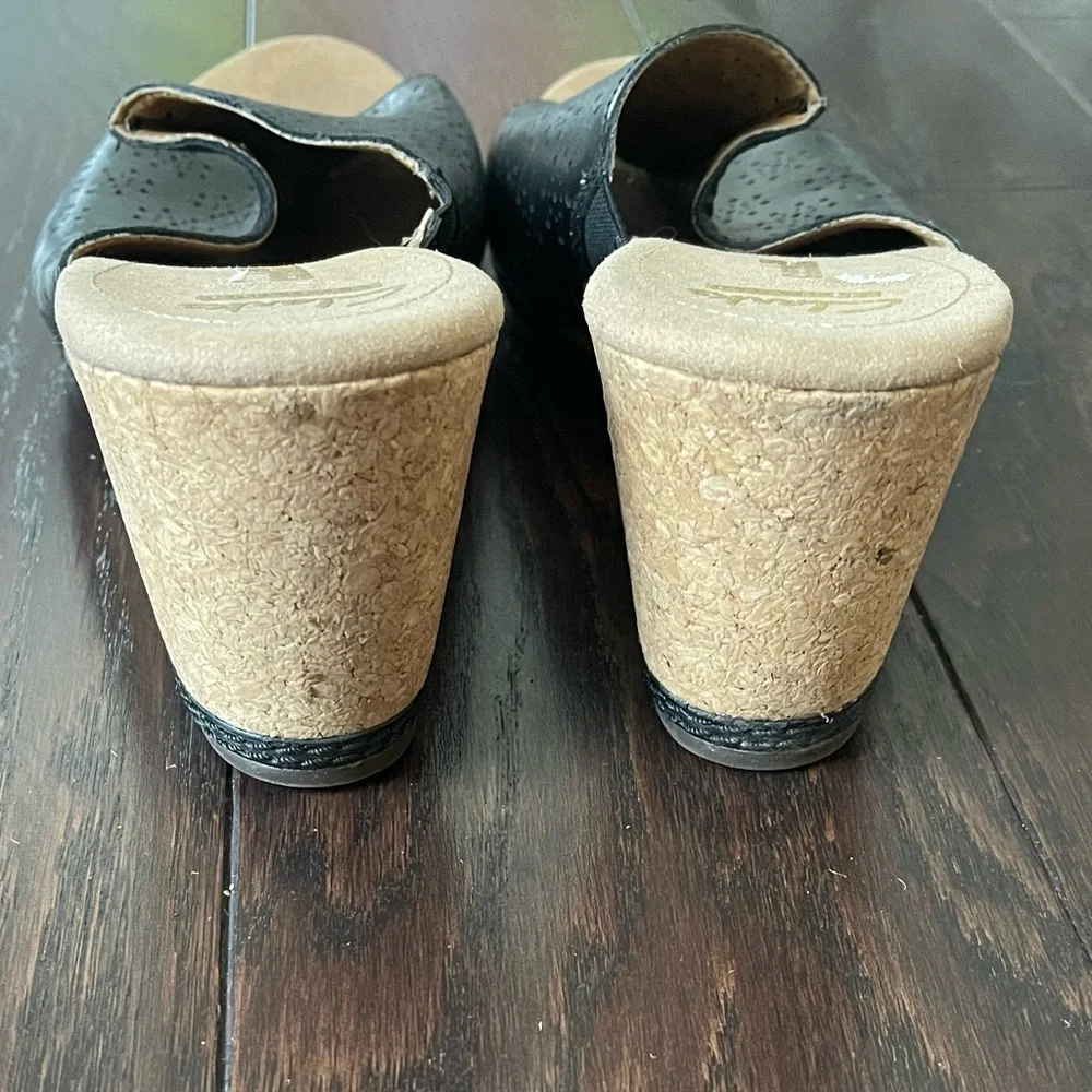 Clarks Black Leather Sandal Wedges Open  Toe Women Size 12 M